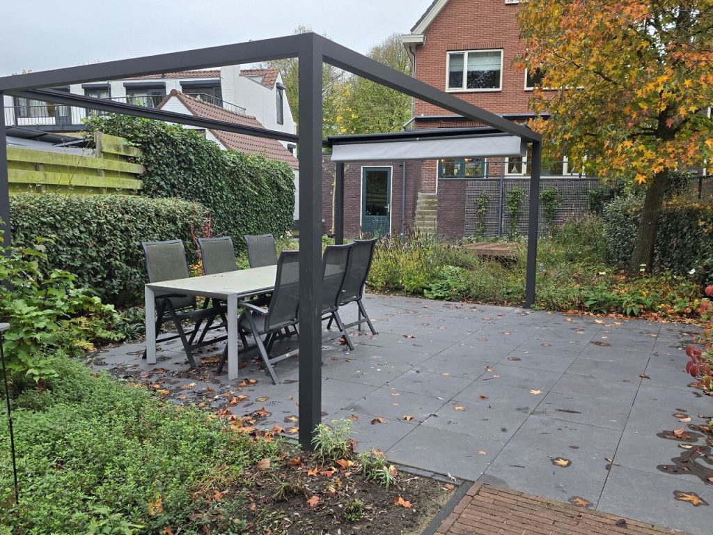 aluminium pergola met schaduwdoek